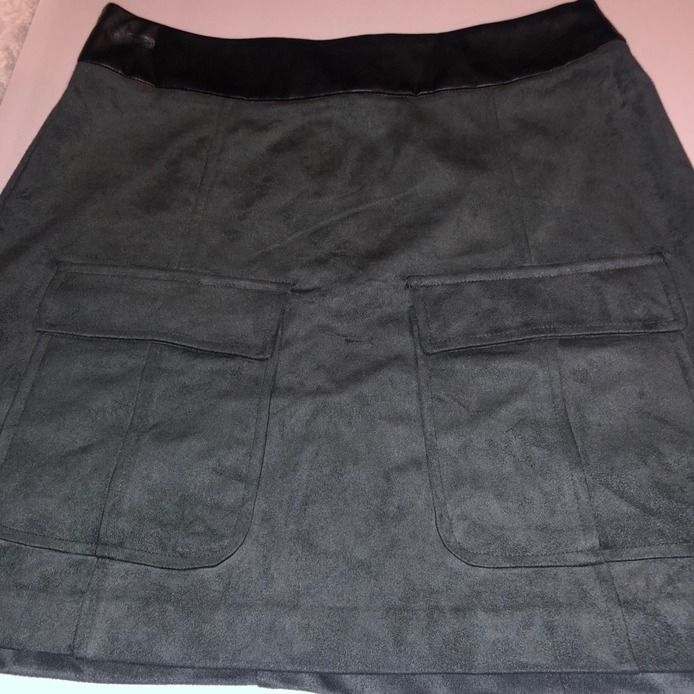 Charlotte Russe mid length skirt